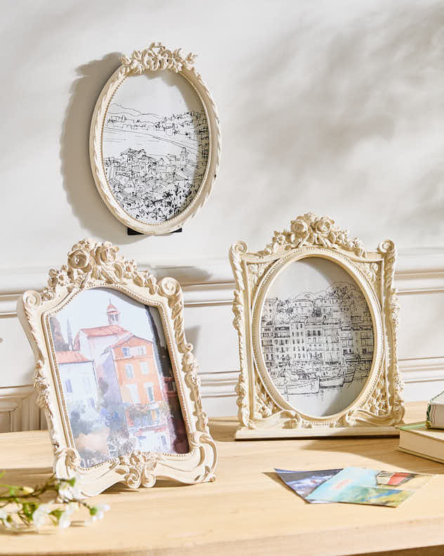 Classical Oval Photo Frame