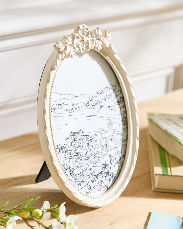 Classical Oval Photo Frame