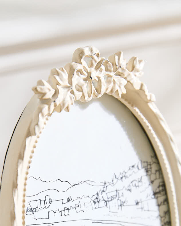 Classical Oval Photo Frame