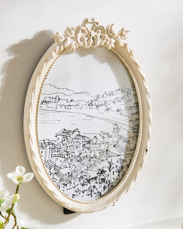 Classical Oval Photo Frame