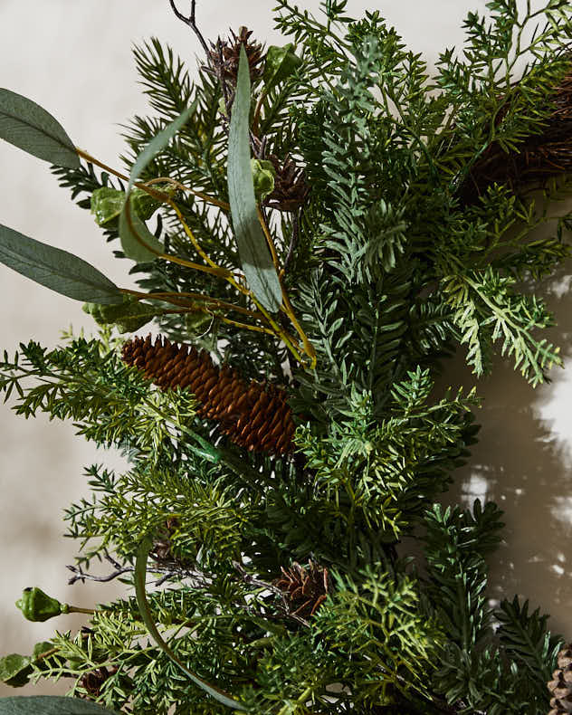 Christmas Pinecone Foliage Wreath