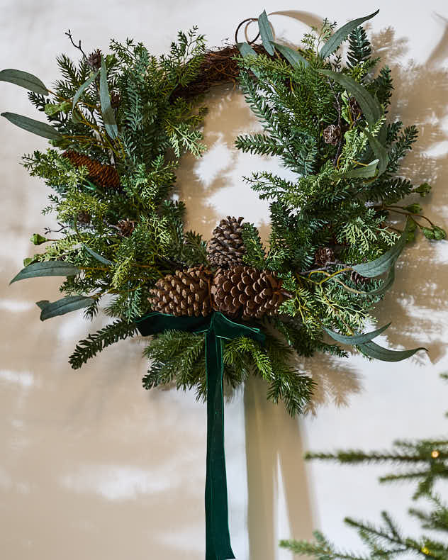 Christmas Pinecone Foliage Wreath