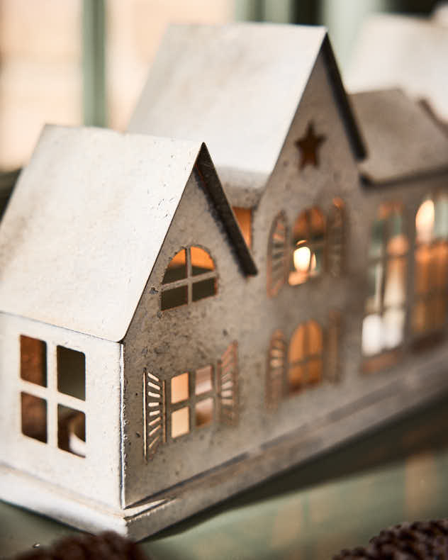 Snowy Townhouses Candle Holder