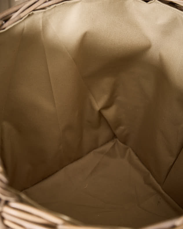 Mit Amphoren ausgekleideter Rattan-Holzkorb