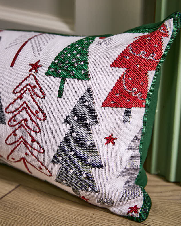 Zugluftstopper mit Baummuster