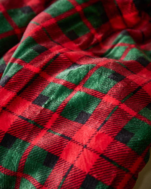 Rote Tartan-Überwurfdecke