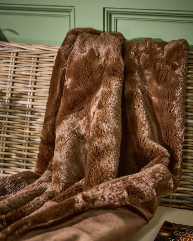 Teddy Brown Kissen- und Deckenkollektion