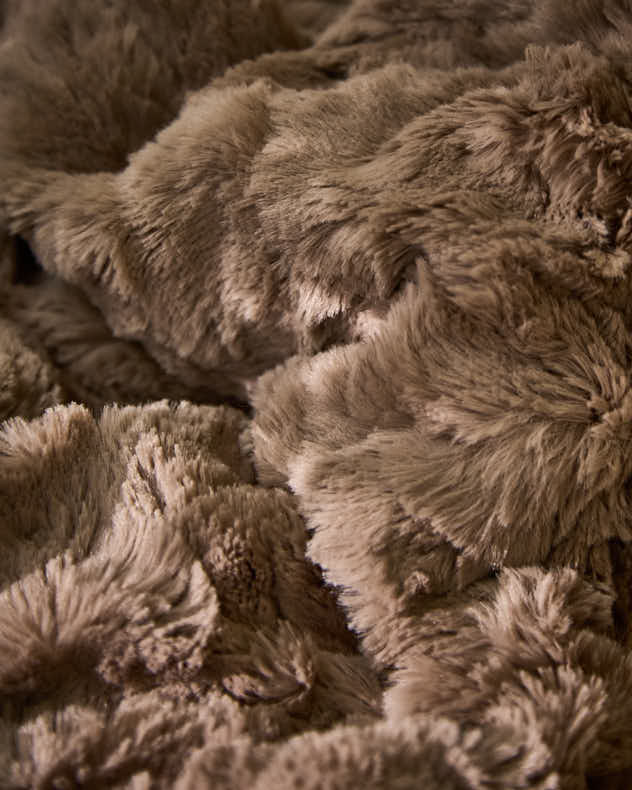 Trüffel-Texturierte Tagesdecke