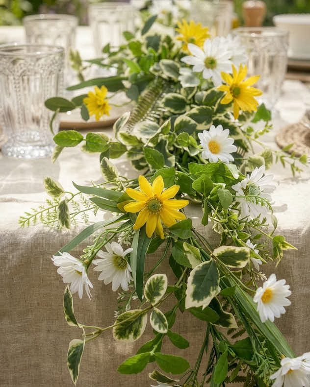 Garlands - Daisy Chain Spring Garland