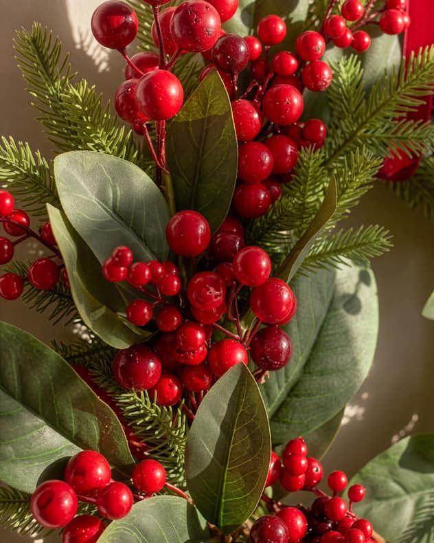 Bloomsbury Wreath 22"