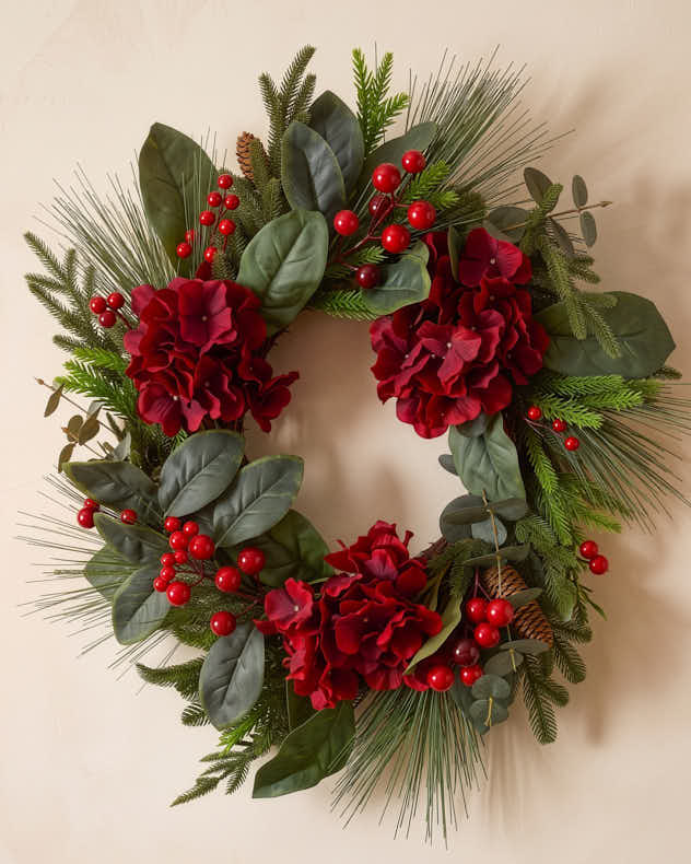 Belgravia Wreath 24"