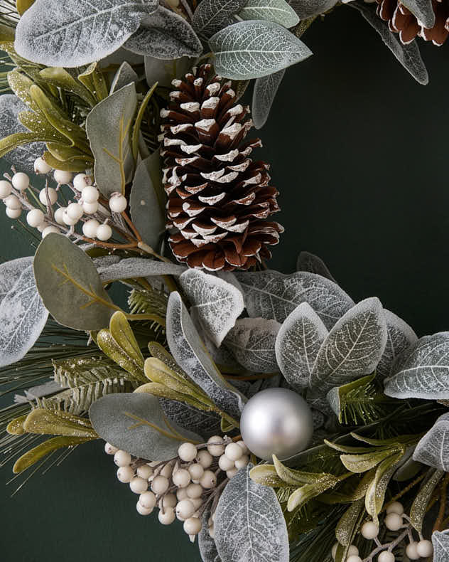 Silver Bauble Wreath 24"