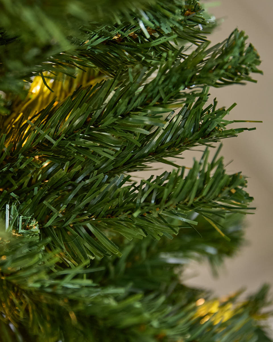 Pre-Lit Fir Christmas Tree in Urn Pot 4ft