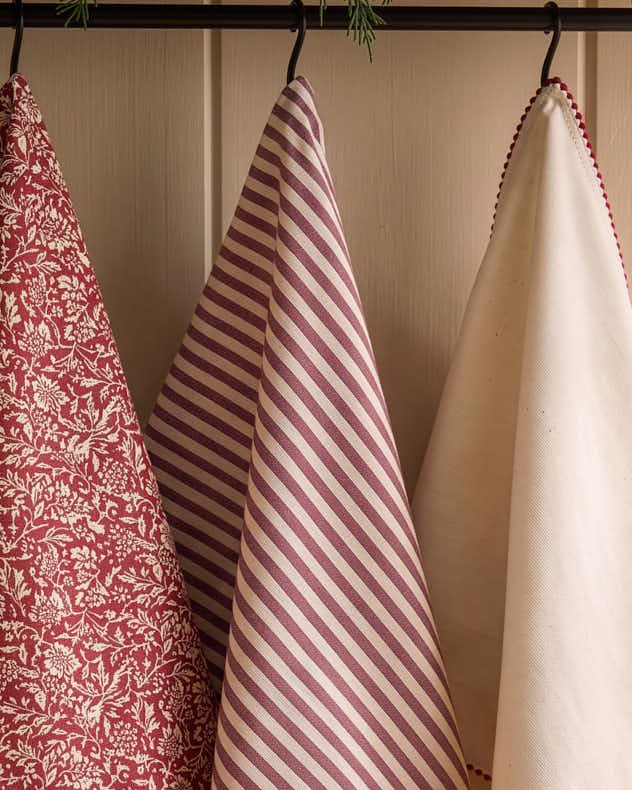 Set of 3 Merlot Bramble Tea Towels