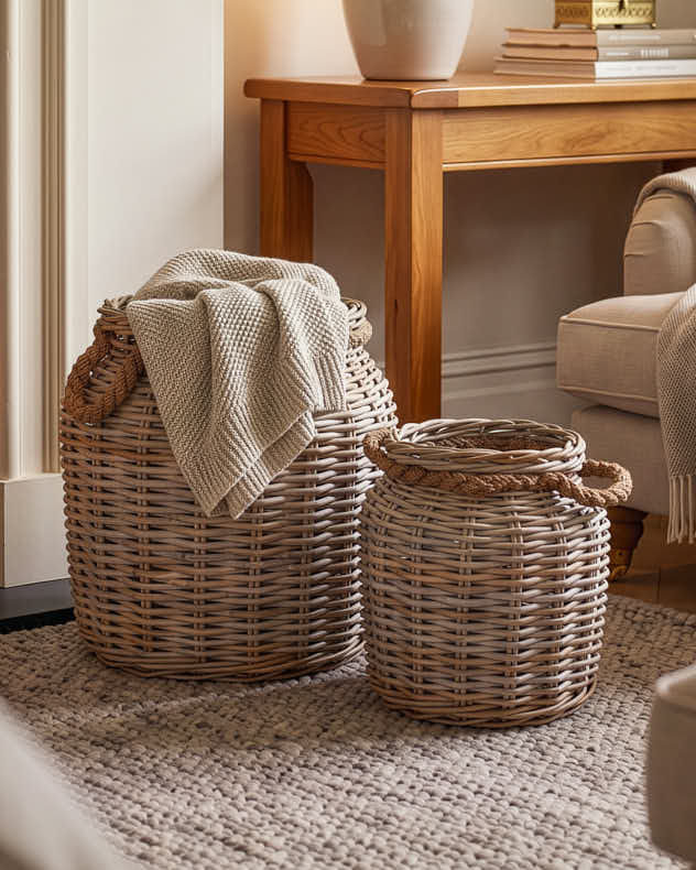 Set of 2 Rope Neck Woven Baskets