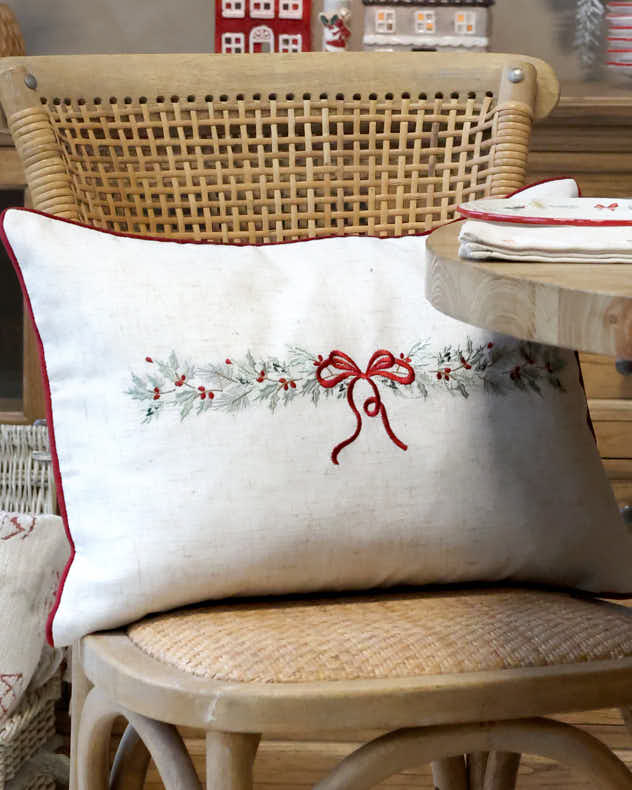 Winter Berry Bow Cushion