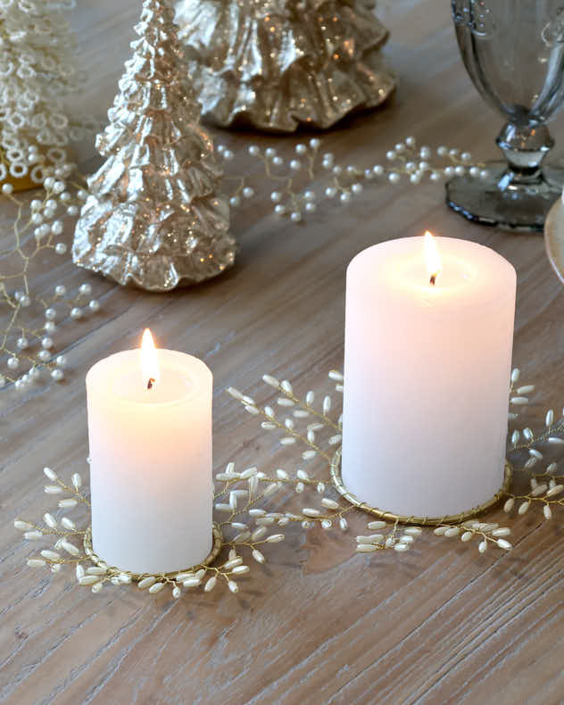 Set of 2 Mistletoe Pearl Candle Plates