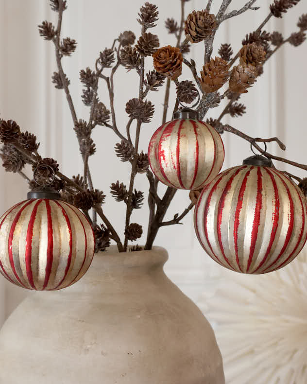 Set of 3 Distressed Gold &amp; Red Ribbed Baubles
