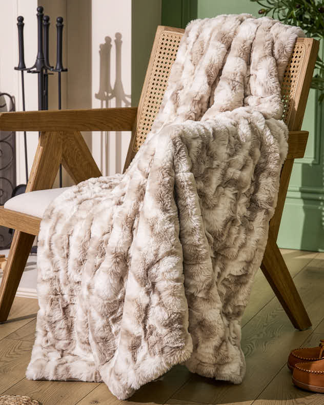 Winter Beige Luxe Faux Fur Throw