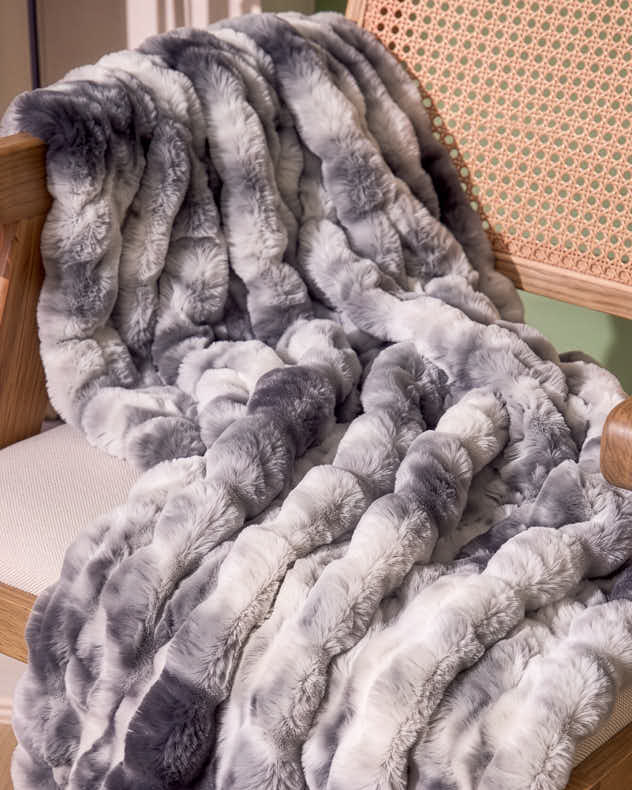 Grey Marbled Luxe Faux Fur Throw