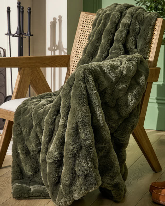 Green Textured Luxe Faux Fur Throw
