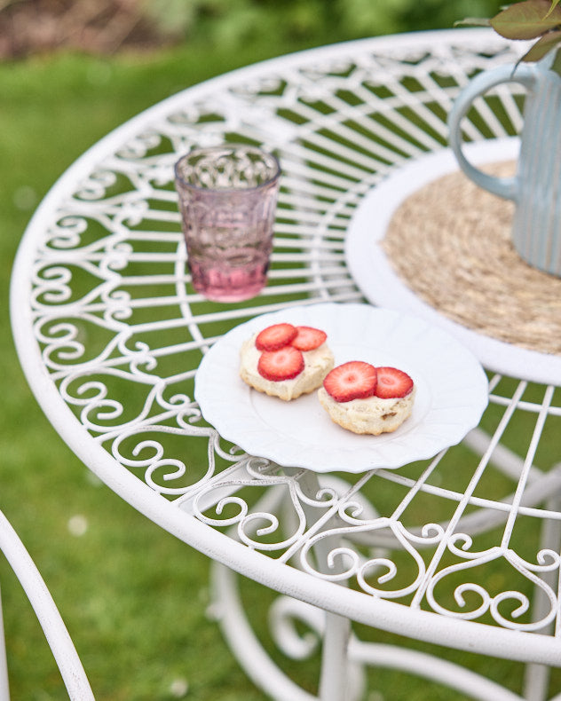 Cream Heart Scrolled 2 Seater Bistro Set Dibor