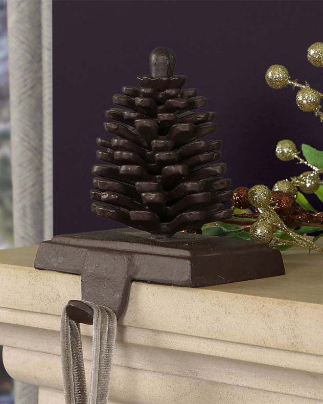 Cast Iron Christmas Stocking Holder Vintage Style Reindeer Tree Pine Cone Weighted Mantelpiece Windowsill Christmas Stocking Hanger Hook 1kg