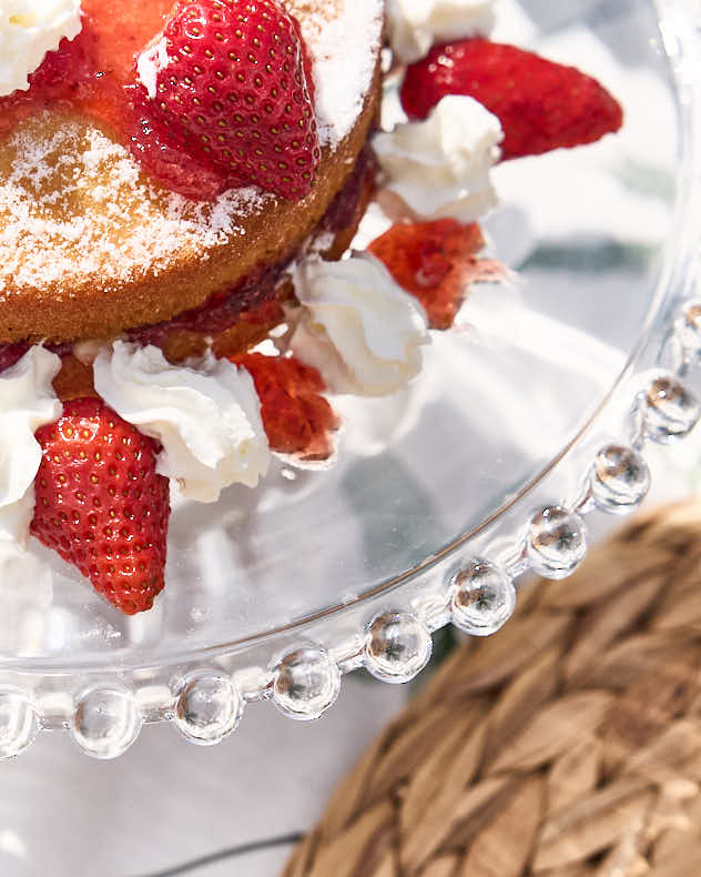 Bella Perle Glass Cake Stand