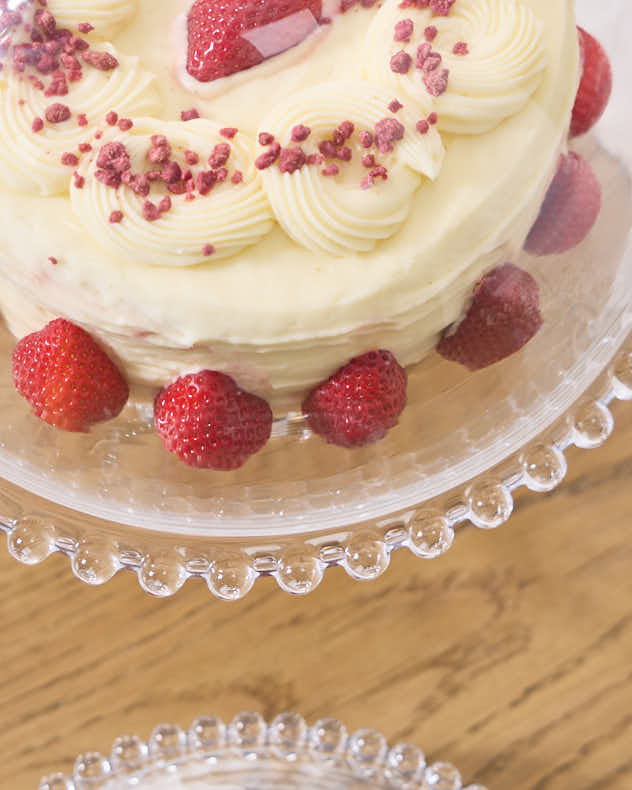 Bella Perle Glass Cake Stand