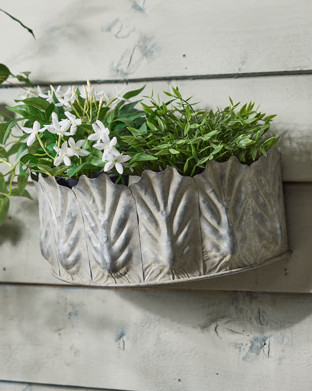 Metal Wall Mounted Flower Tub