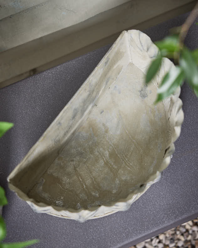 Metal Wall Mounted Flower Tub