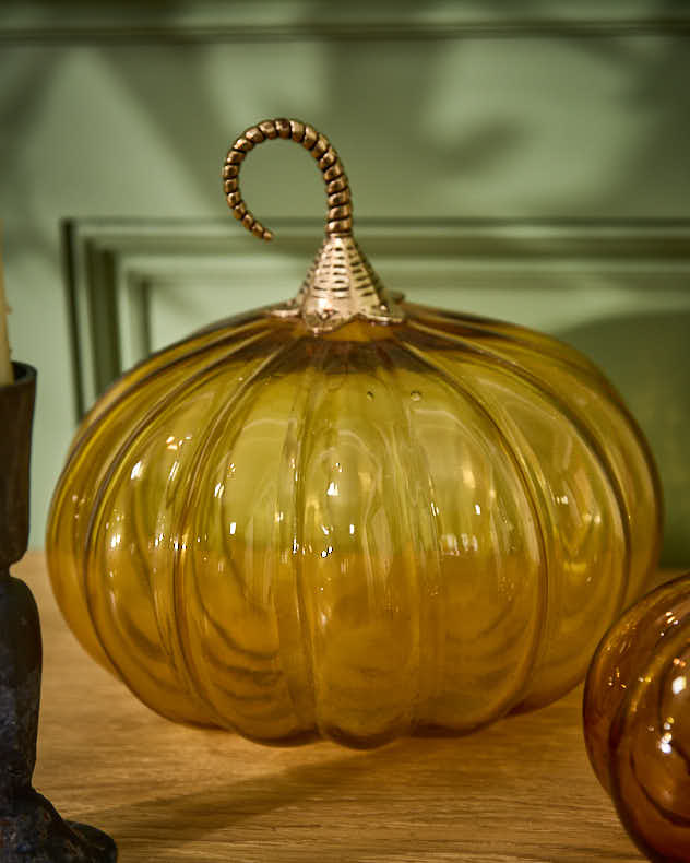 Ensemble de citrouilles en verre doré décoratif