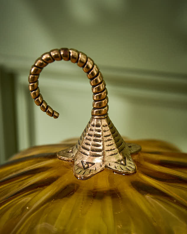 Ensemble de citrouilles en verre doré décoratif