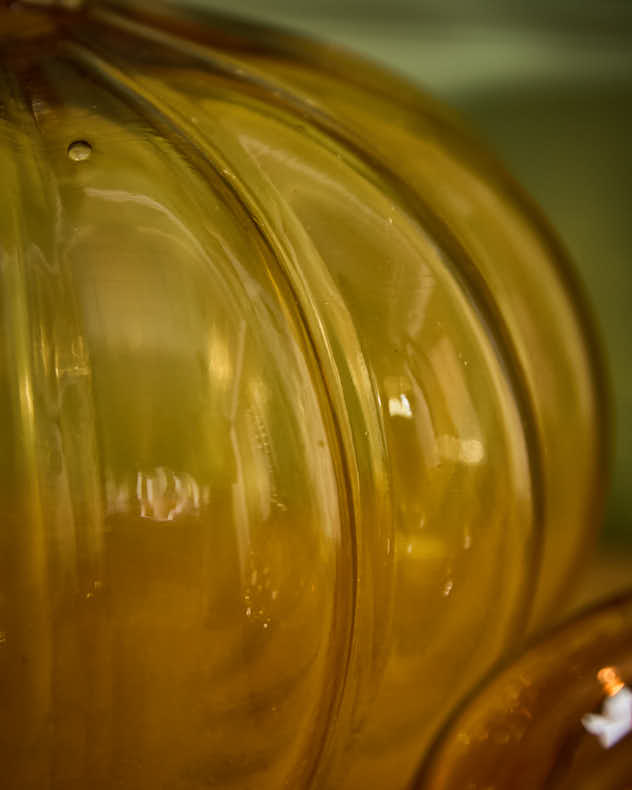 Ensemble de citrouilles en verre doré décoratif