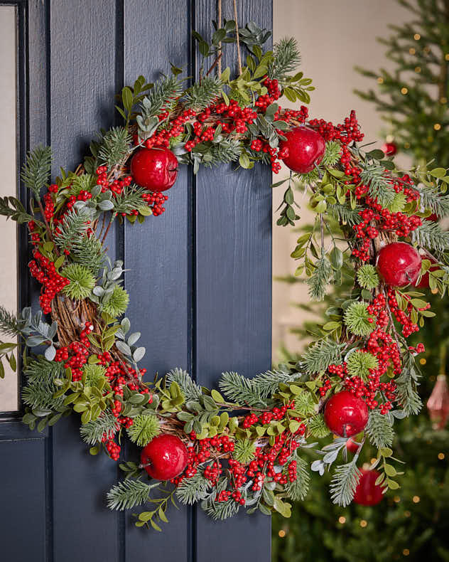 Red Apples Wreath