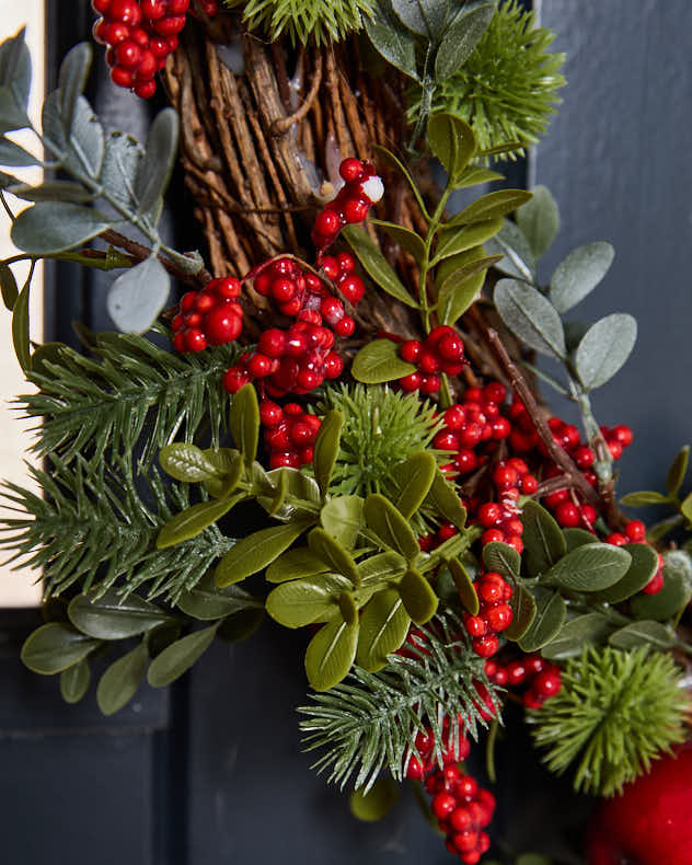 Red Apples Wreath