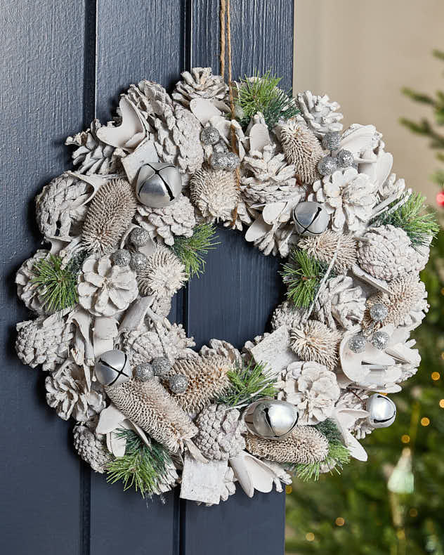 Festive Frosts Wreath