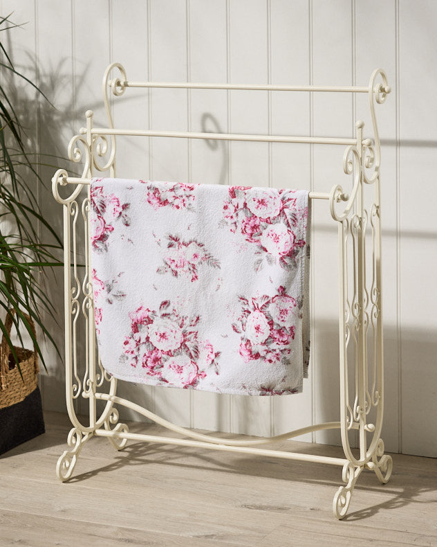 3 Bar Antique Cream Towel Store