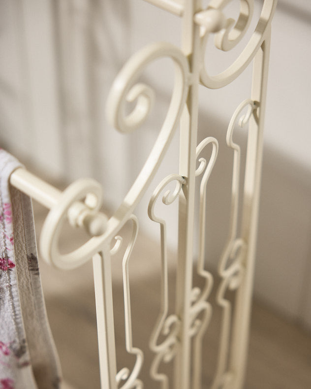 3 Bar Antique Cream Towel Store