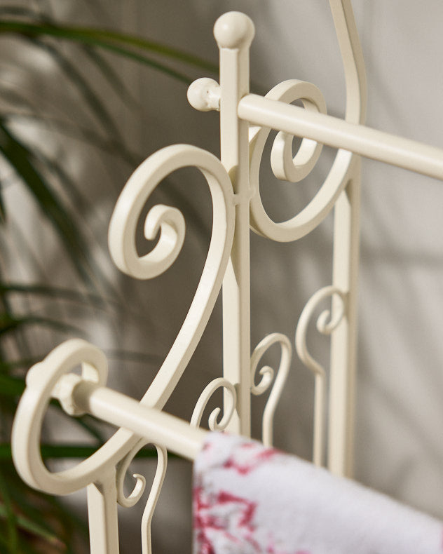 3 Bar Antique Cream Towel Store