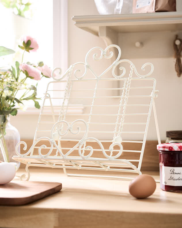 Recipe Book Stand - Country Cream Vintage Recipe Cookbook Stand