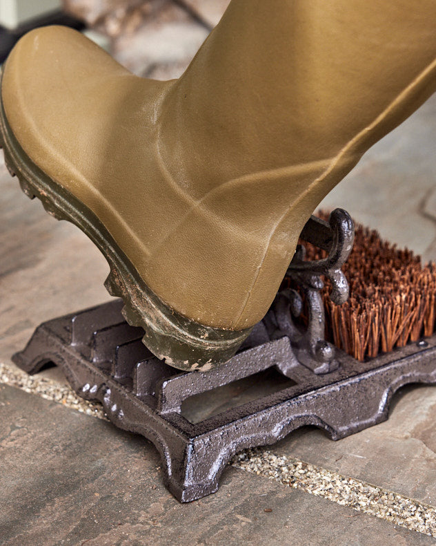 Ornate Cast Iron Boot Brush Dibor