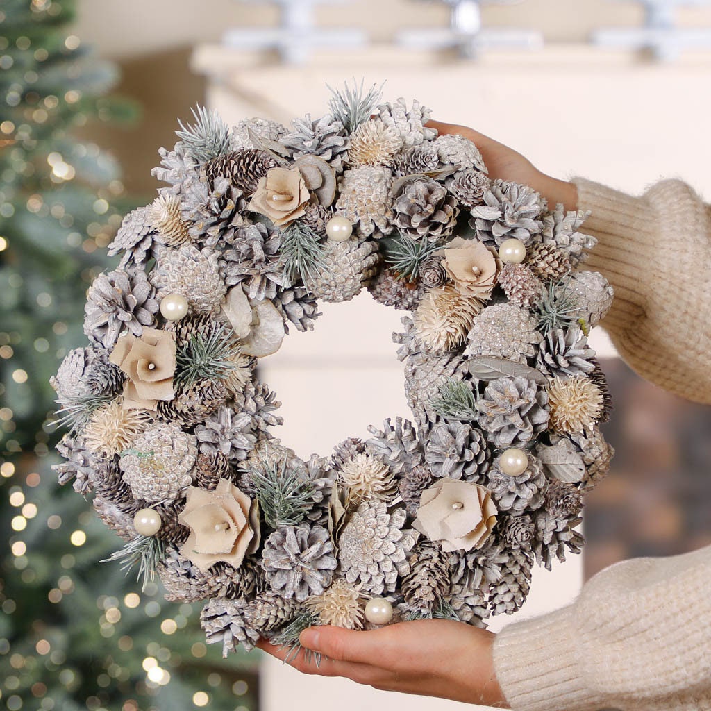 Pine Cone Wreath White Finish Decorative Front Door Evergreen Flowers Garland Rustic Country Style Home DÃ©cor