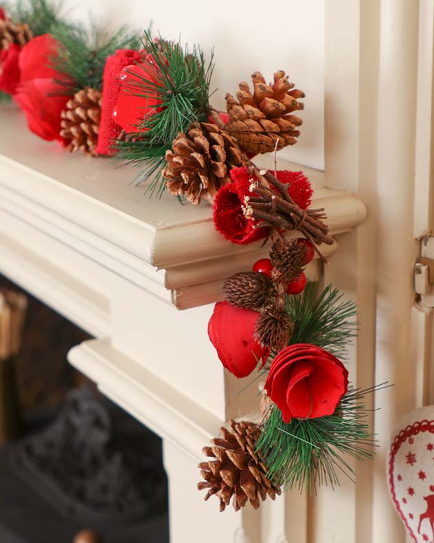 Winter Red Rose Christmas Garland 120cm