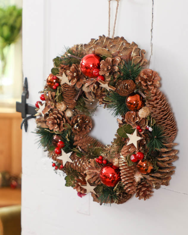 Baubles & Stars Christmas Wreath side view
