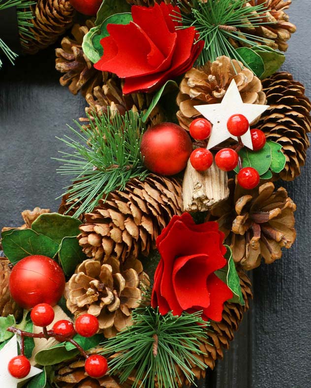 pinecone red green christmas wreath