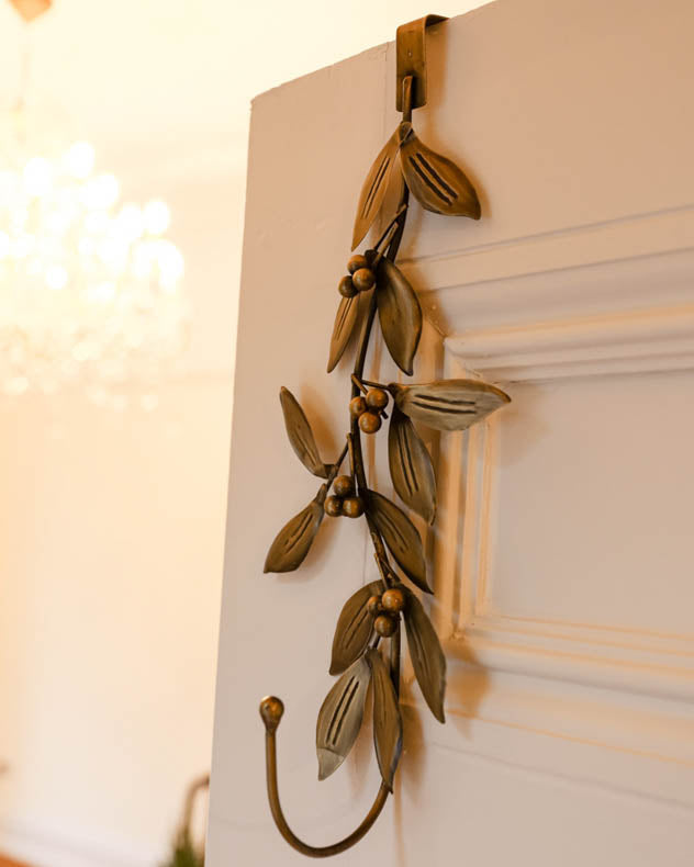 wreath hanger gold leaf