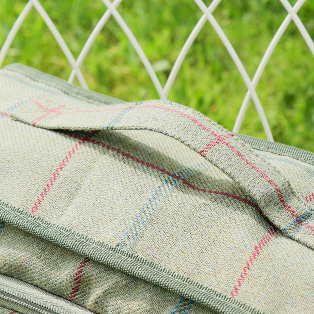 vintage style picnic hamper