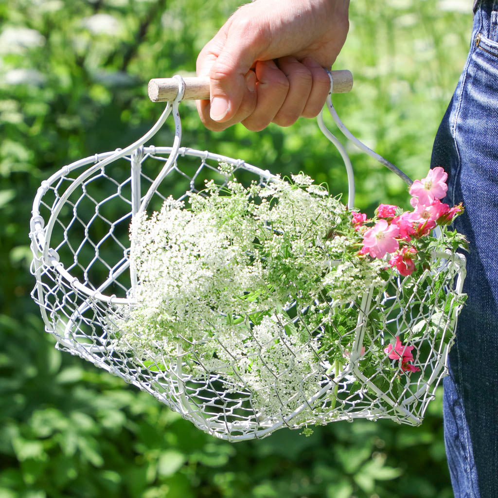 Farmhouse White Wire Garden Flower Trug